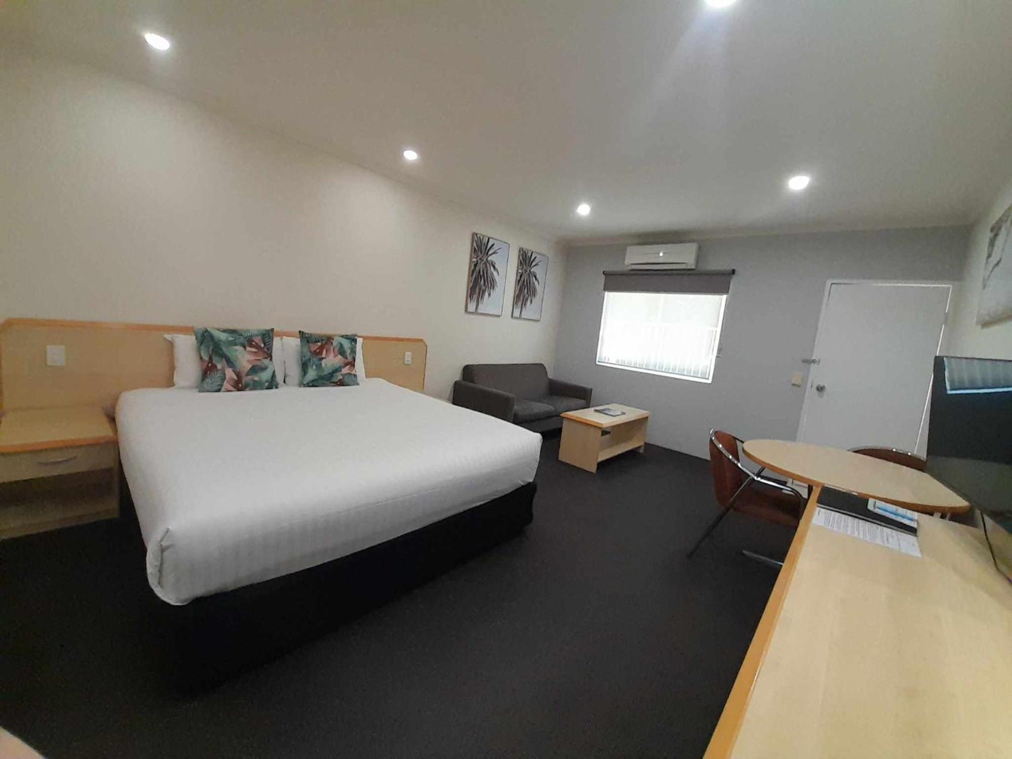 Red Bridge Motor Inn Woombye Dış mekan fotoğraf