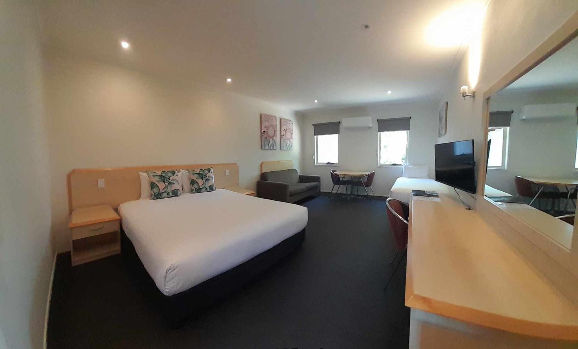 Red Bridge Motor Inn Woombye Dış mekan fotoğraf