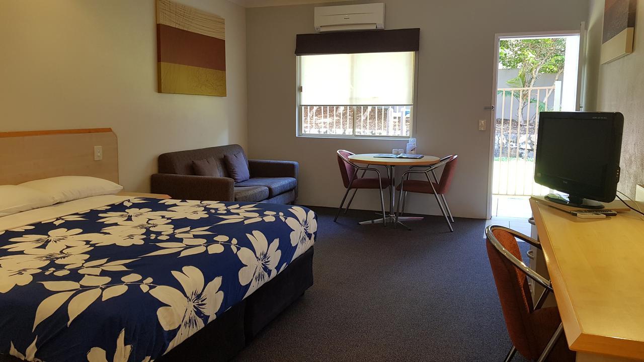 Red Bridge Motor Inn Woombye Dış mekan fotoğraf