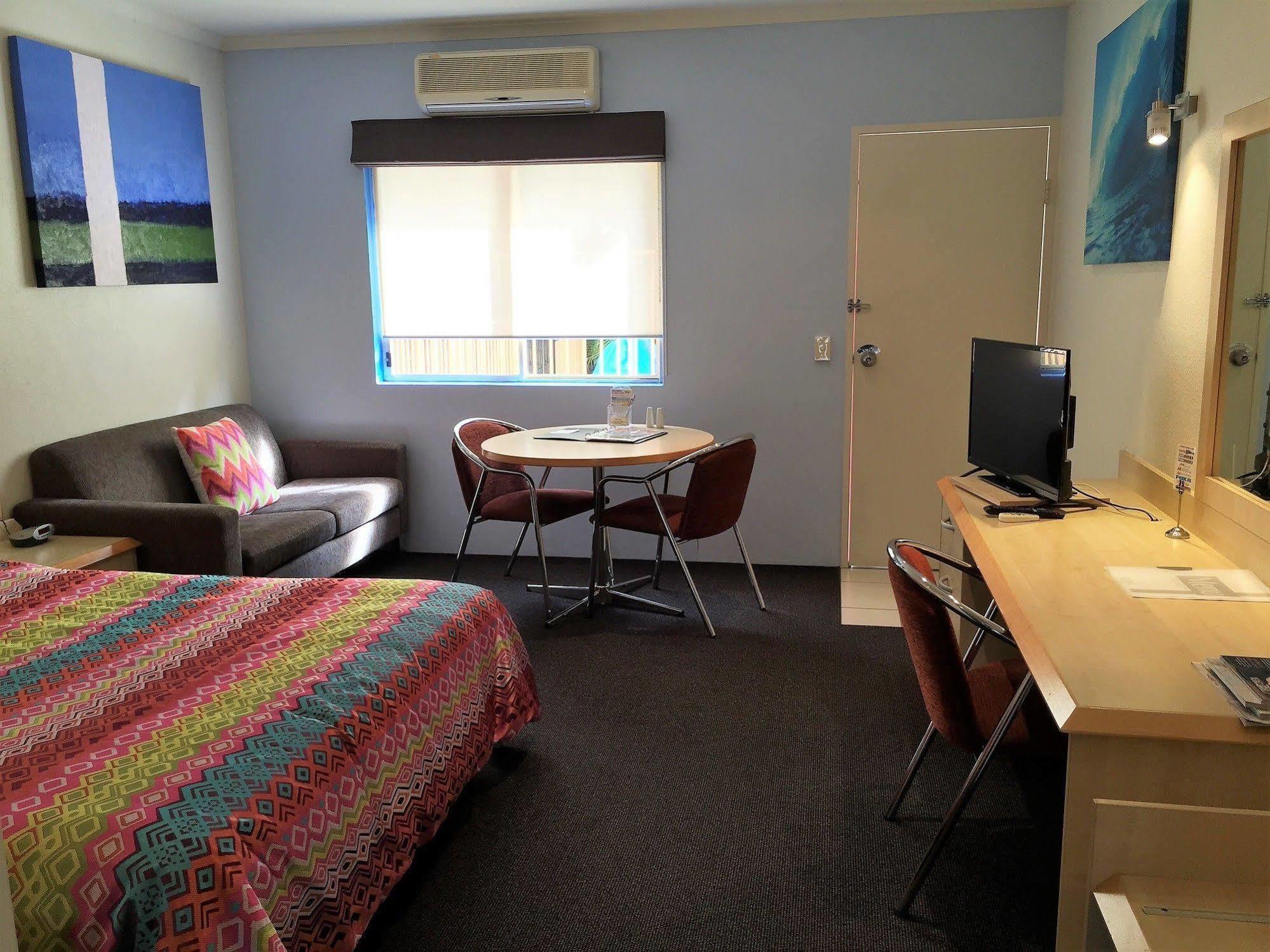 Red Bridge Motor Inn Woombye Dış mekan fotoğraf