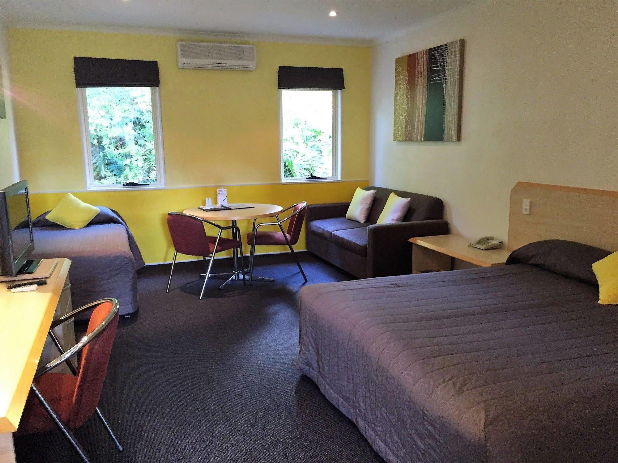 Red Bridge Motor Inn Woombye Dış mekan fotoğraf