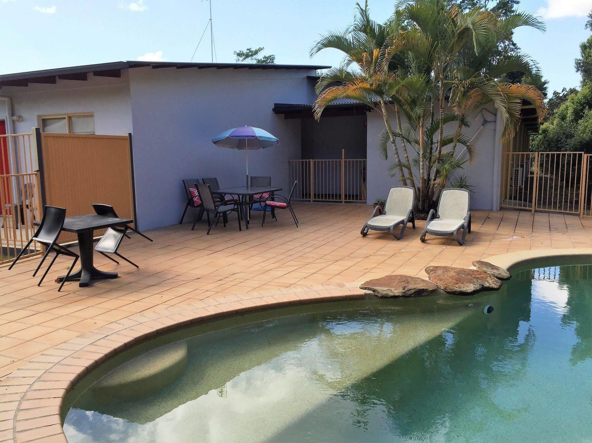 Red Bridge Motor Inn Woombye Dış mekan fotoğraf