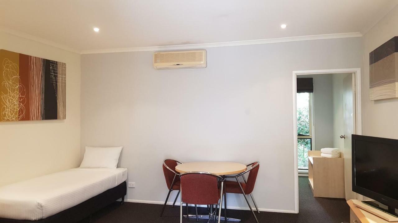 Red Bridge Motor Inn Woombye Dış mekan fotoğraf