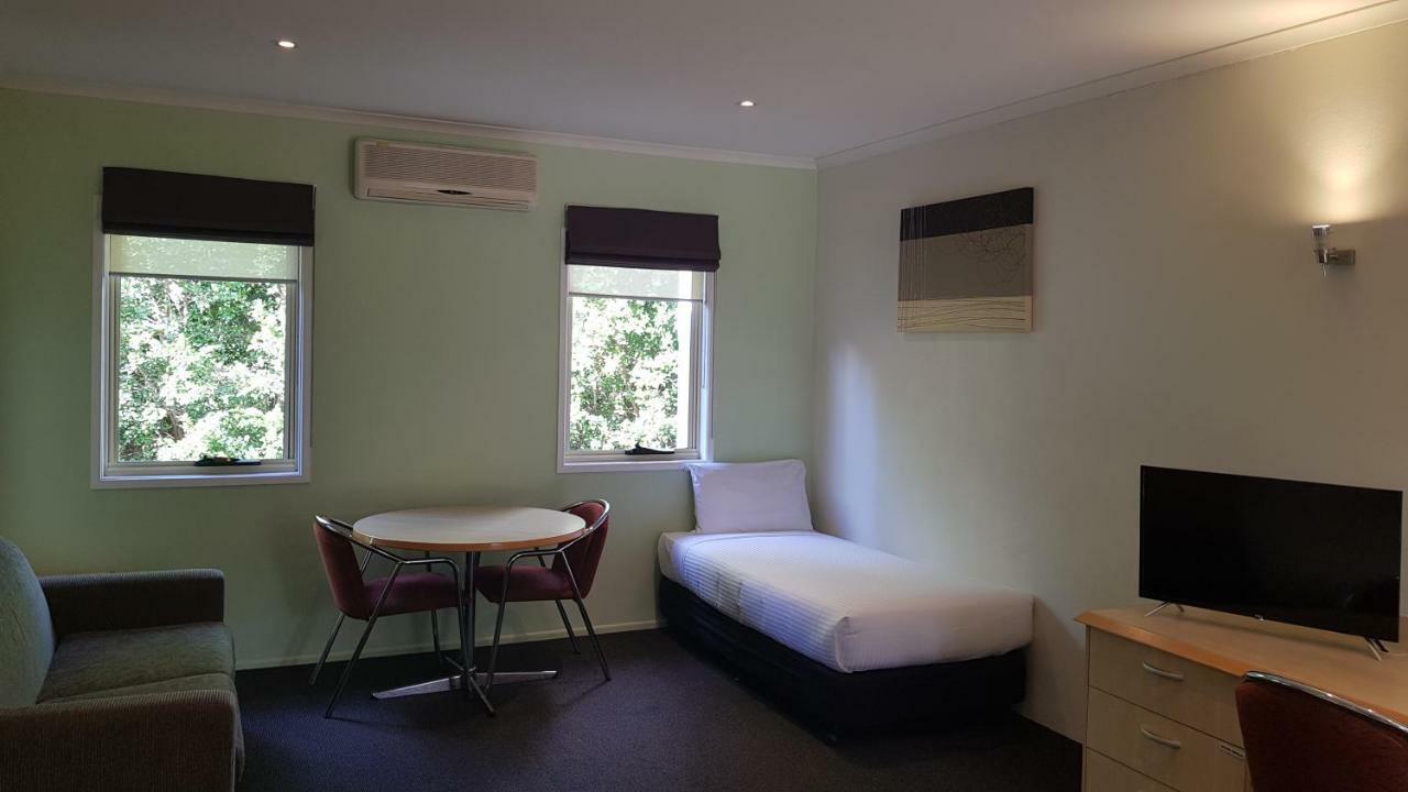 Red Bridge Motor Inn Woombye Dış mekan fotoğraf