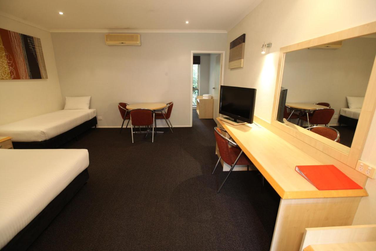 Red Bridge Motor Inn Woombye Dış mekan fotoğraf
