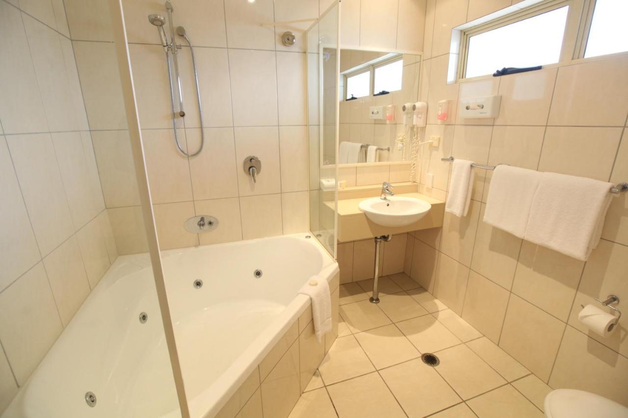 Red Bridge Motor Inn Woombye Dış mekan fotoğraf